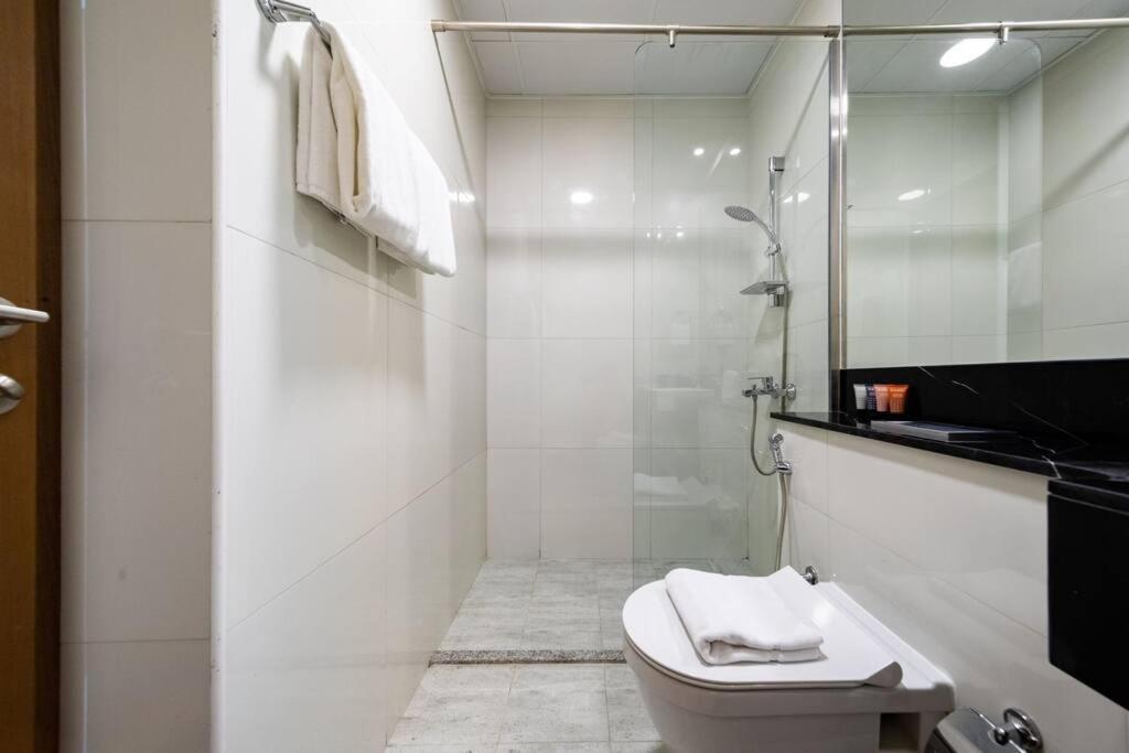 Millennium Binghatti, Business Bay - Mint Stay Dubai Exterior photo